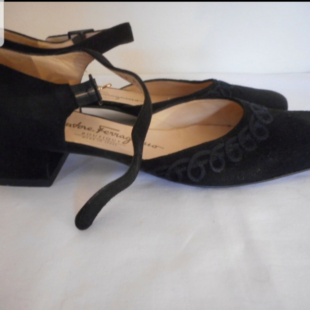 Salvatore Ferragamo black suede shoes. Size 7.5 4A